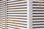 Esquinero exterior colocado en una vivienda